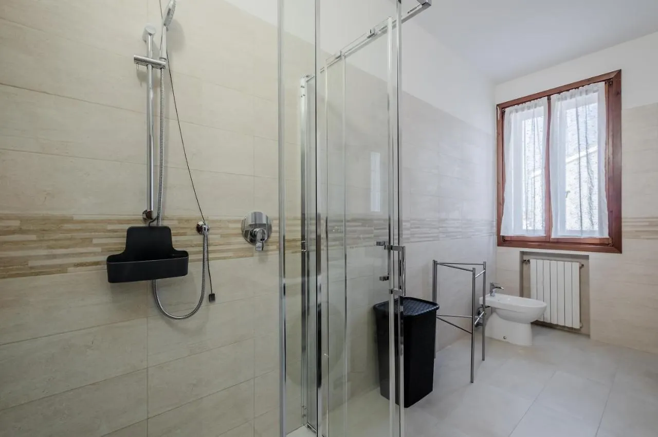 San Vincenzo Apartment 3 비곤자
