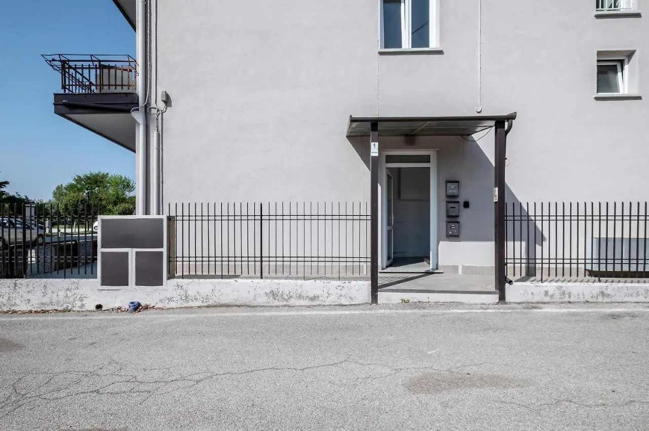 San Vincenzo Apartment 3 비곤자